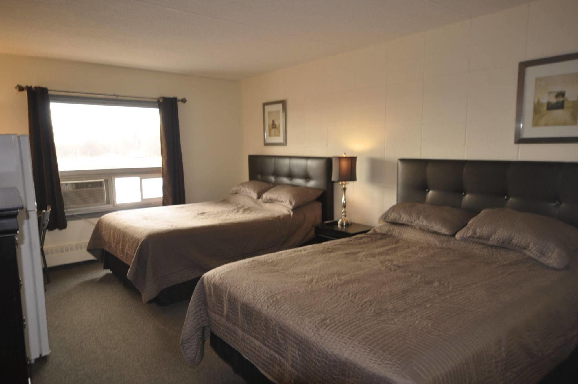 Beaverlodge Motor Inn Zewnętrze zdjęcie